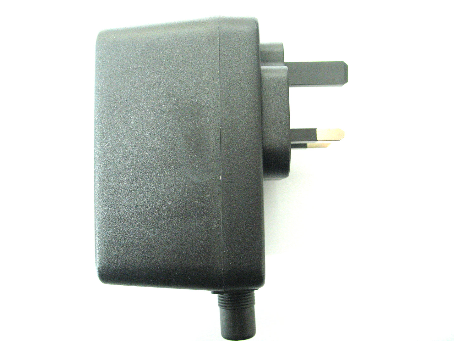 300ma (0.3a) 32v 9.6VA AC/DC Power Adaptor With Built In Socket