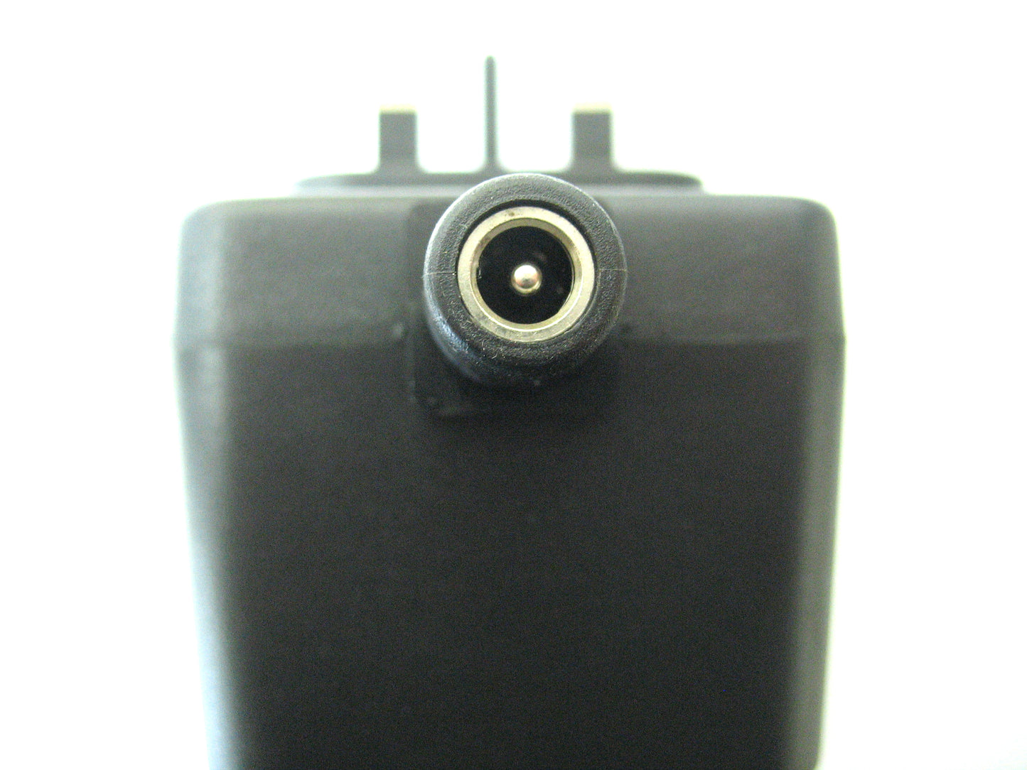 300ma (0.3a) 32v 9.6VA AC/DC Power Adaptor With Built In Socket