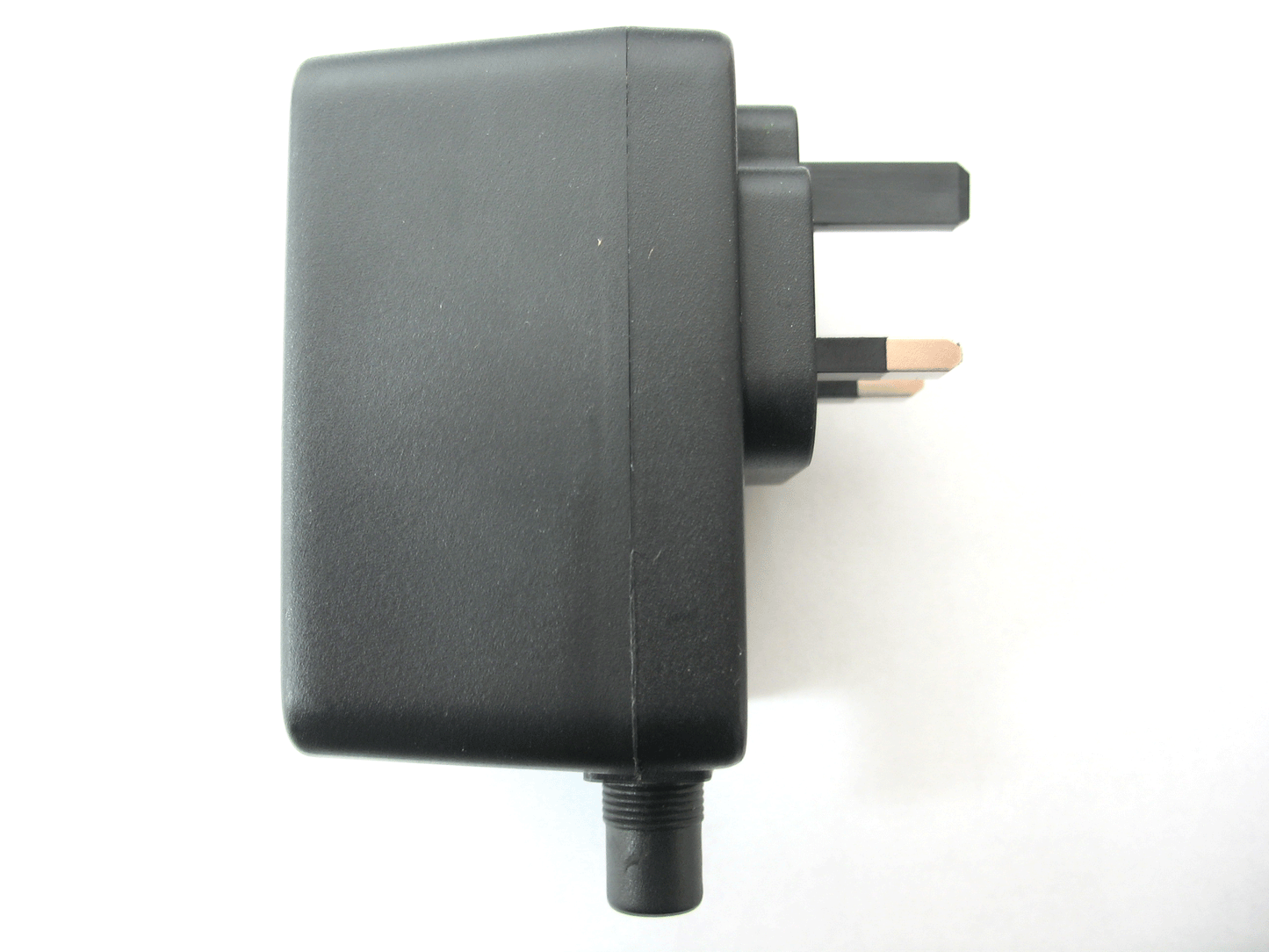 700ma (0.7a) 24v 16.8VA AC/AC (AC Output) Power Adaptor With Built In Socket