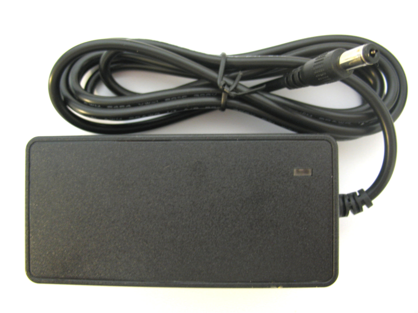 1500ma (1.5a) 28v 42w Mains Regulated Switch Mode AC/DC Desktop Power Adaptor