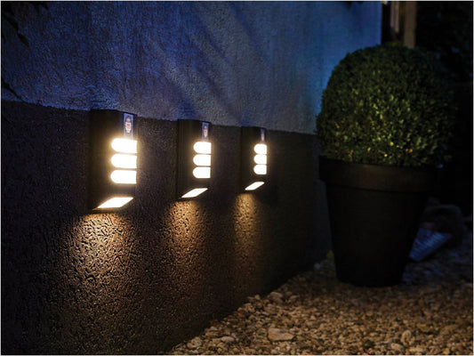 Intelligent Solar LED Garden Wall Light 15 Lumen
